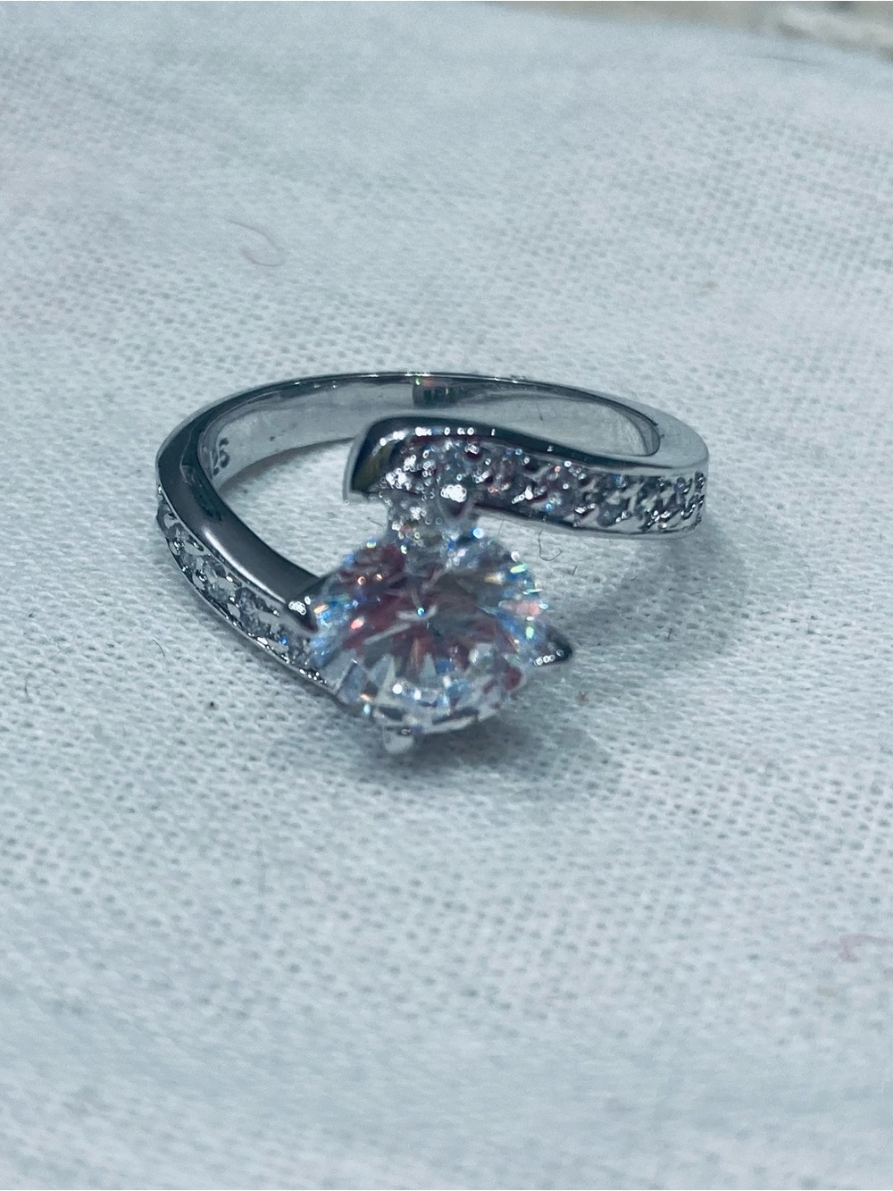 Classic 925 Sterling  CZ Solitaire Twist Ring, Size 8-8.5